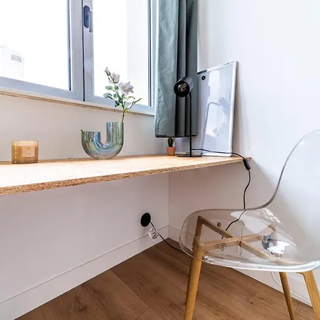 Studio Chaleureux Avec Aquarium